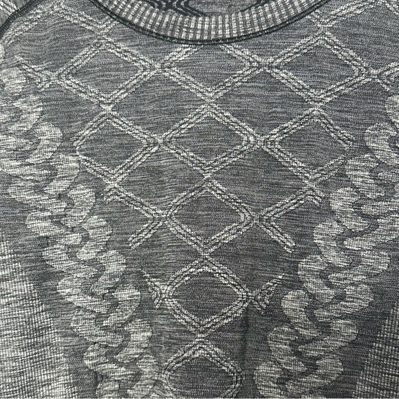 Lululemon Rest Less Pullover Long Sleeve in Heathered Black Large athletic gray - Picture 8 of 13